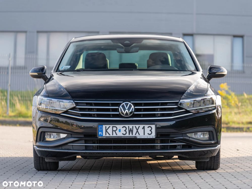 Volkswagen Passat - 2