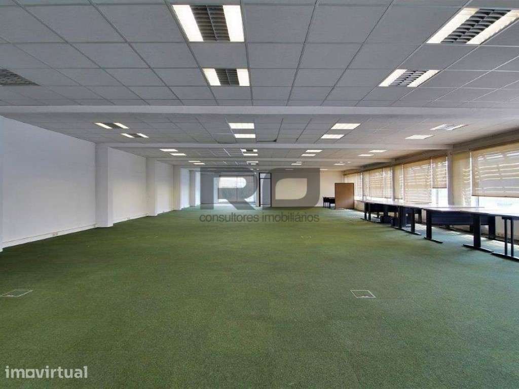 Edifício com 1575 m2 - venda/arrendamento - Grande imagem: 4/25