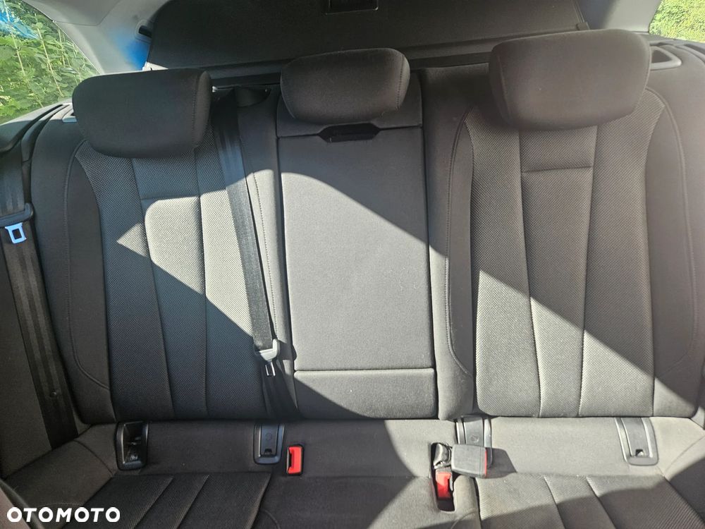 Audi A4 Avant 2.0 TDI - 11