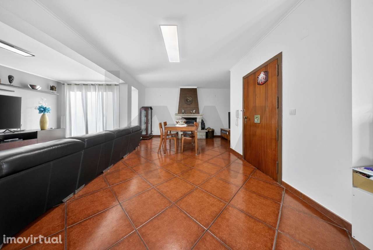 Moradia T4 isolada com piscina - Grande imagem: 5/59