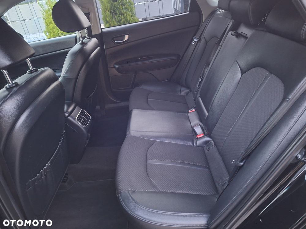 Kia Optima Plug-in Hybrid - 10