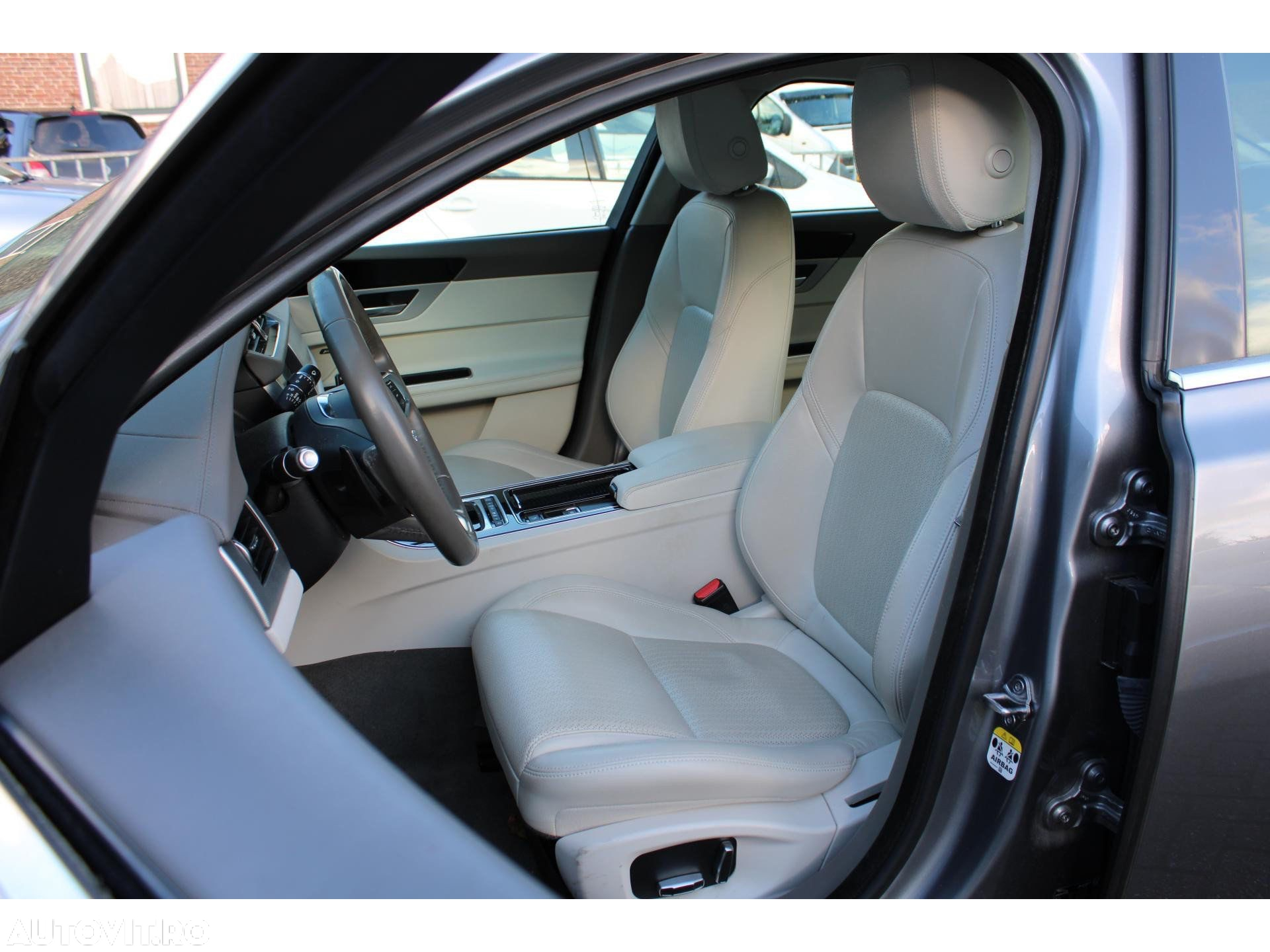 Jaguar XF 20d Aut. Prestige - 8