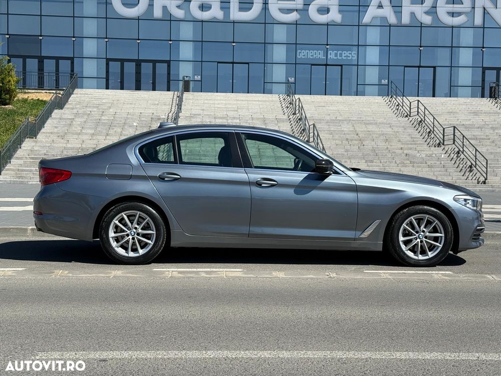 BMW Seria 5 520d Sport Line - 35