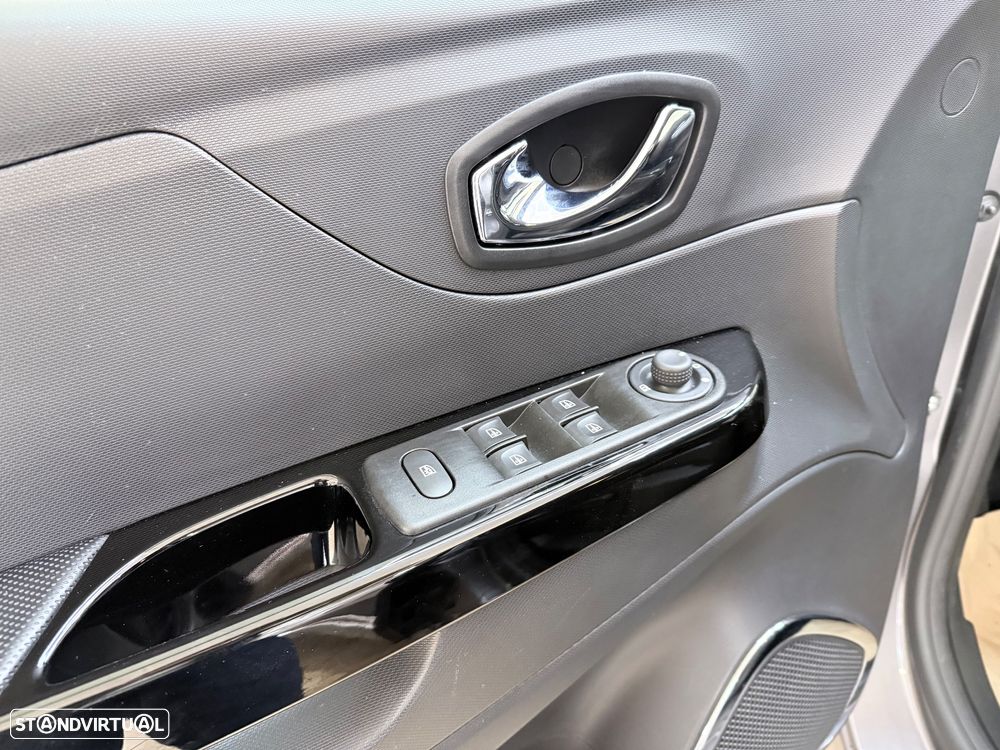 Renault Captur ENERGY TCe 120 EDC Luxe - 21