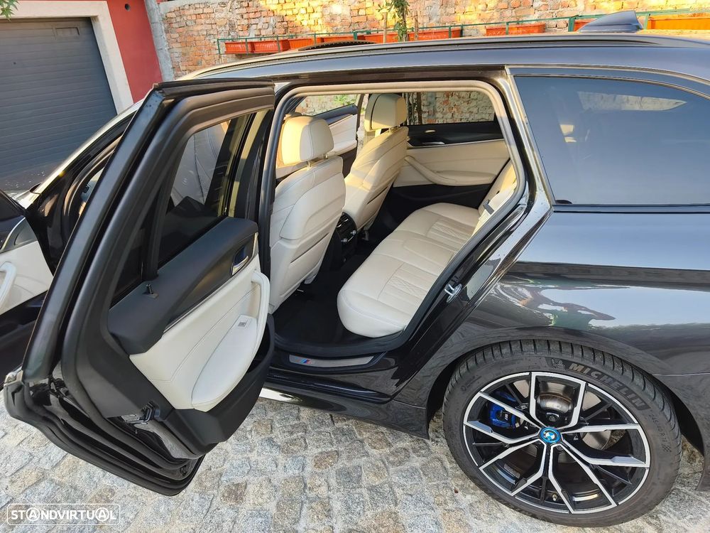 BMW 530 e Pack Desportivo M - 17