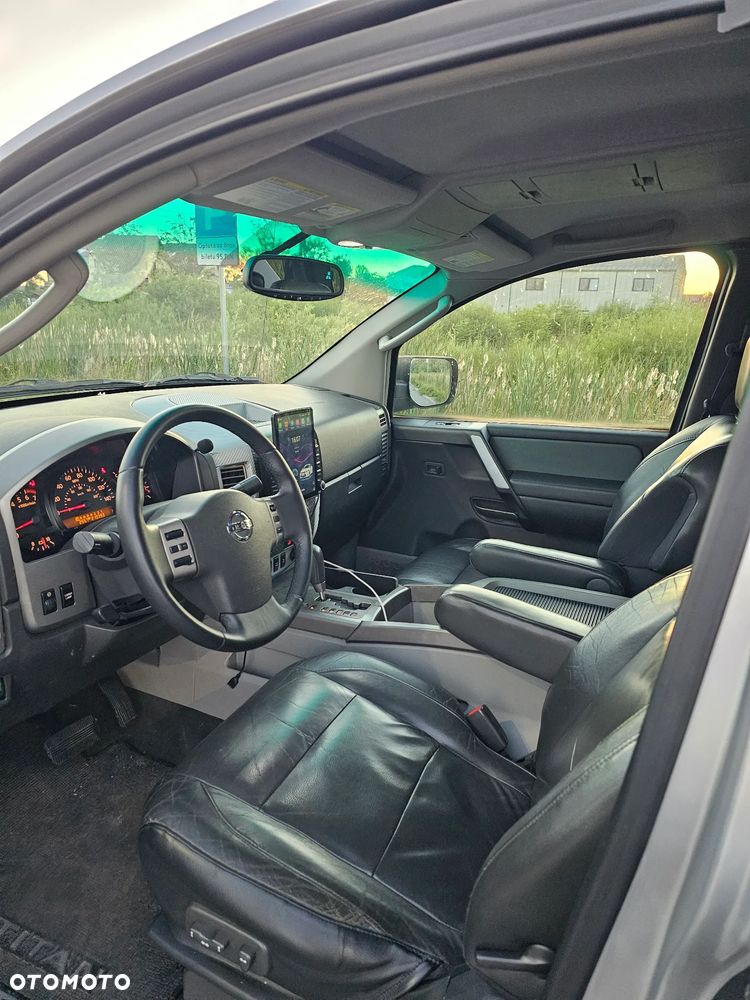 Nissan Titan 5.6 V8 SE Crew Cab - 6