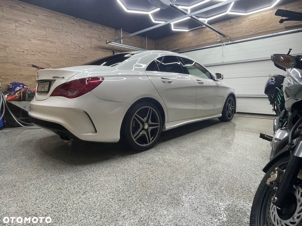 Mercedes-Benz CLA 200 7G-DCT AMG Line - 9