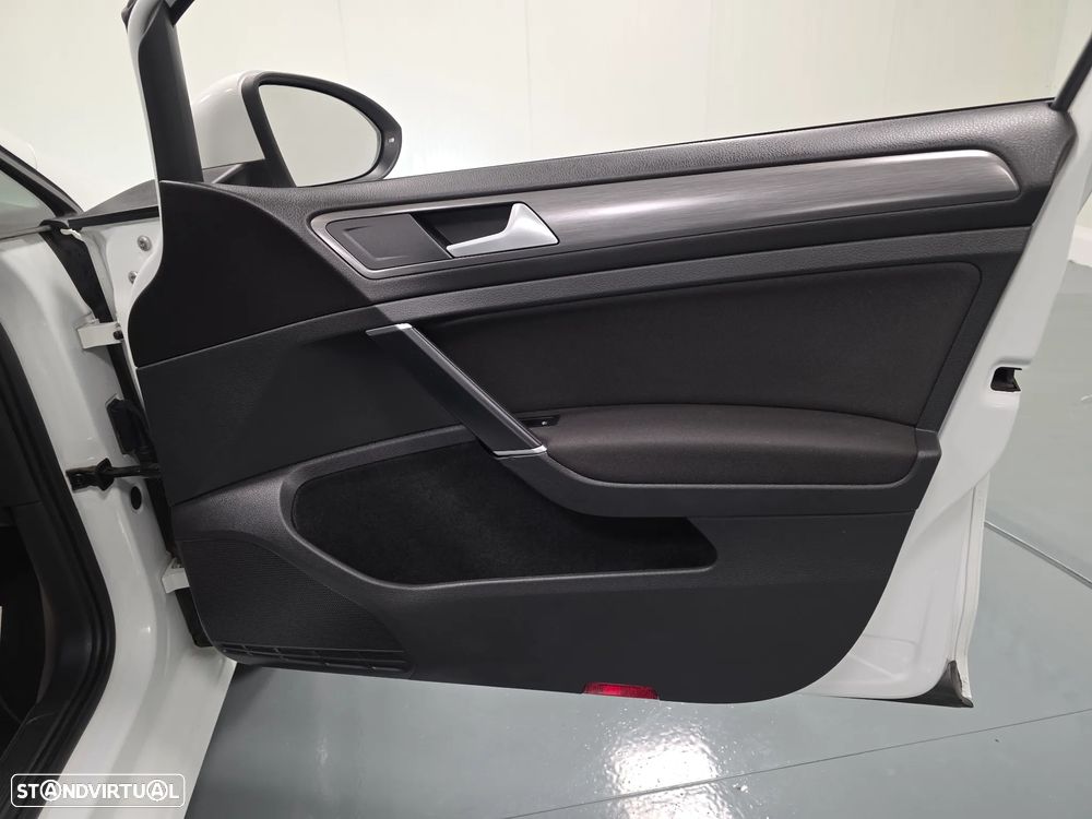 VW e-Golf AC/DC - 22