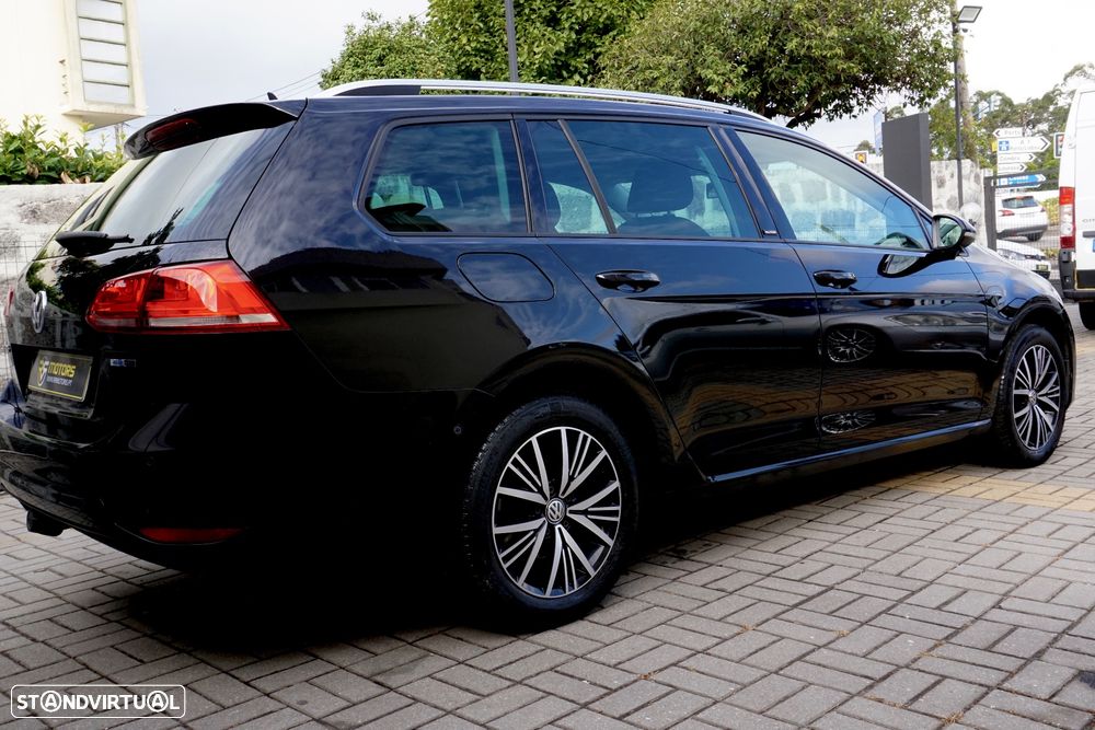 VW Golf 1.6 TDi Highline - 26