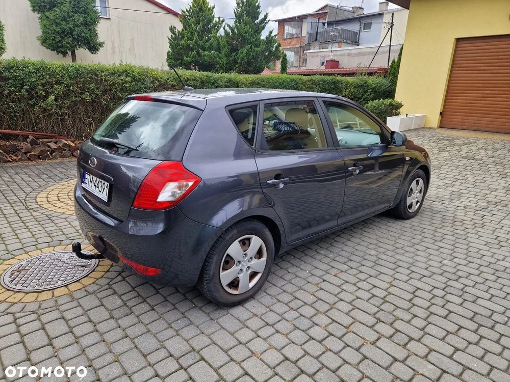 Kia Ceed 1.4 CVVT Attract - 4