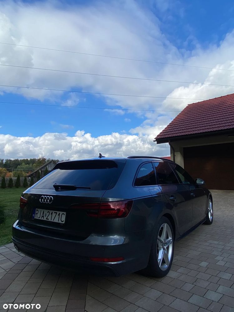 Audi A4 Avant 2017 photo 2