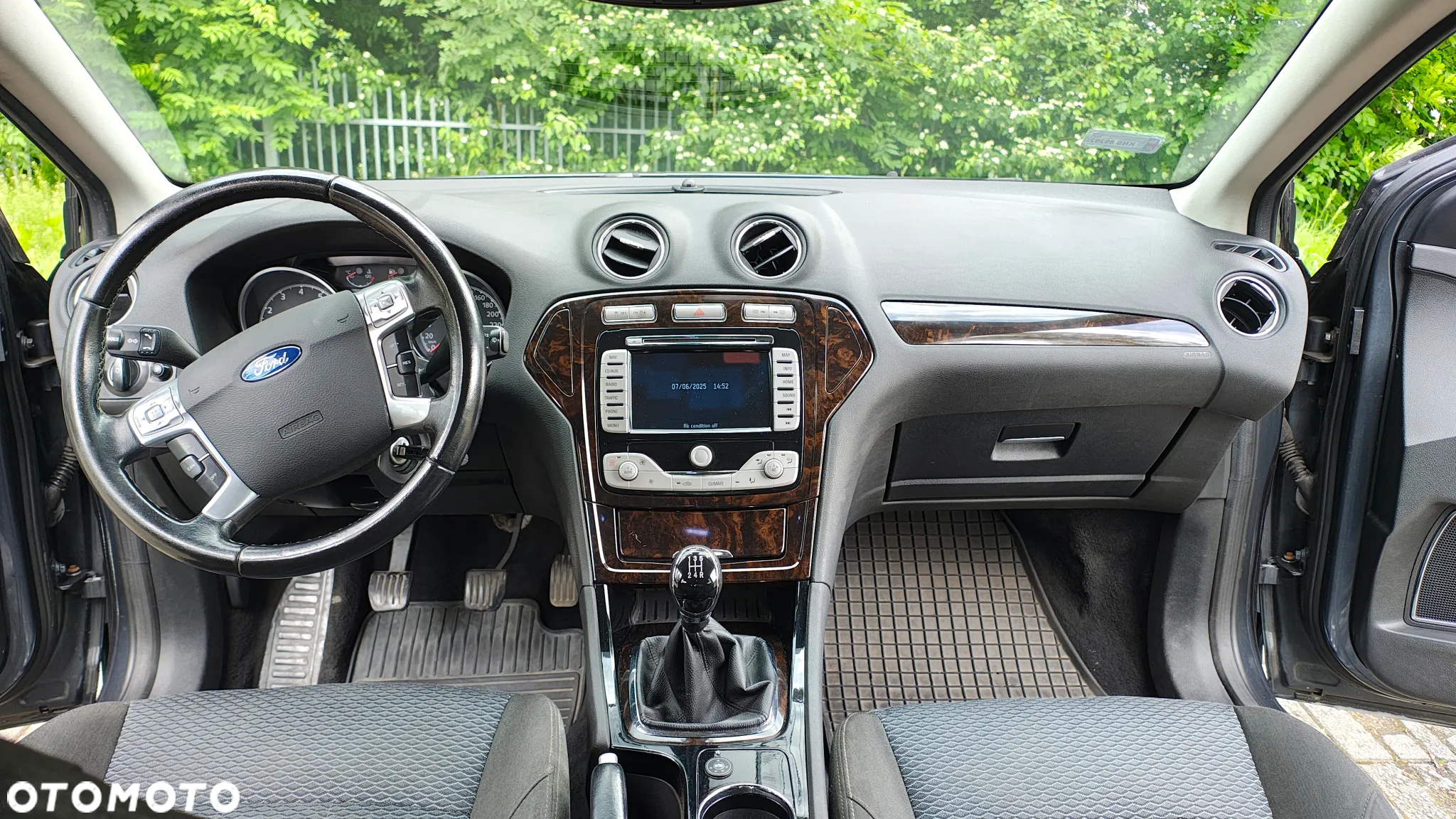 Ford Mondeo 2.0 Ghia - 10