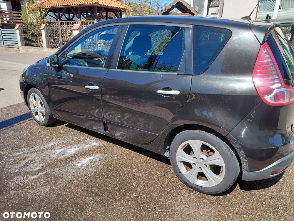 Renault Scenic 1.6 16V 110 TomTom Edition - 2