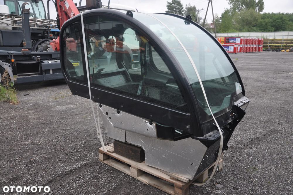 Kabina Manitou MLT 635 737 741 Nowa - 2