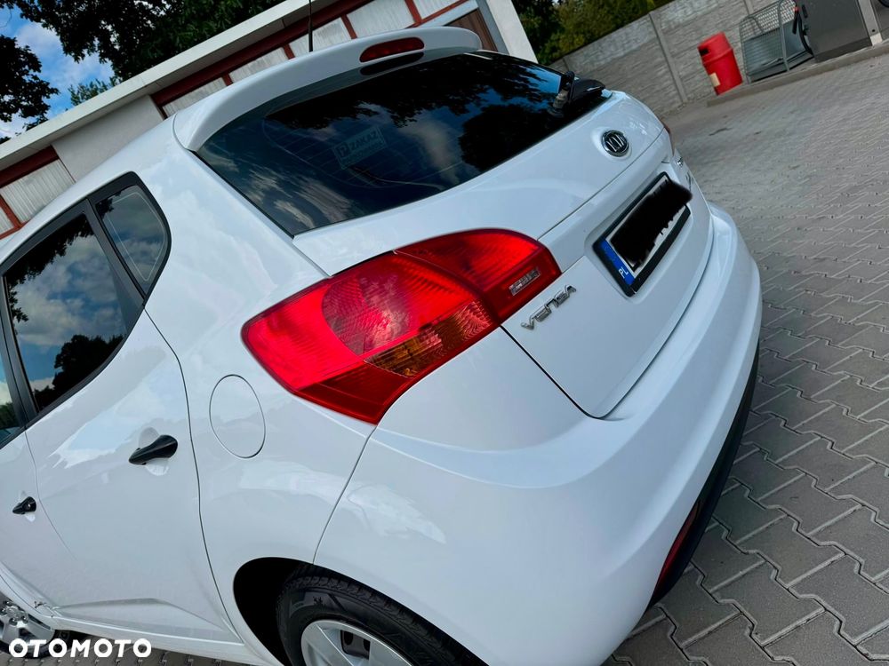 Kia Venga 1.4 CRDi M - 24