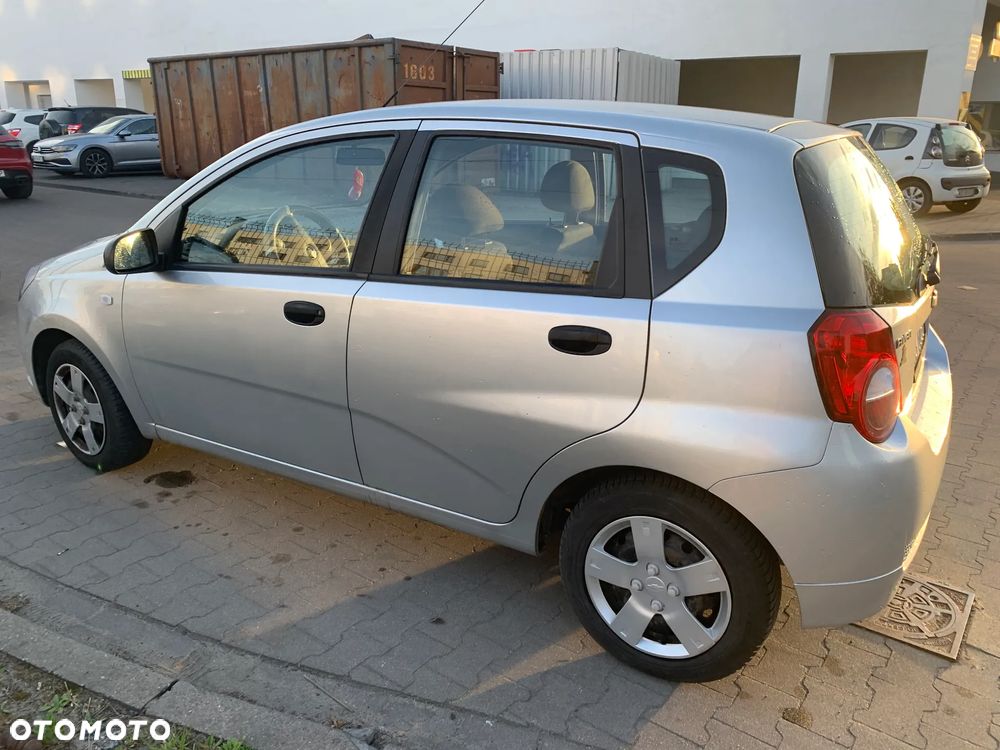 Chevrolet Aveo 1.2 16V Base / Classic - 4