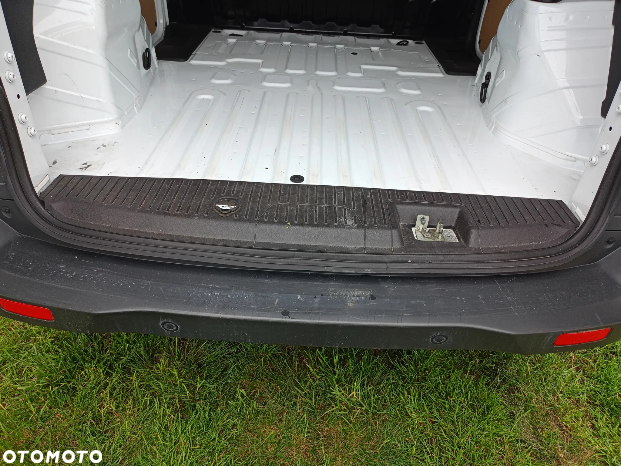Ford courier - 8