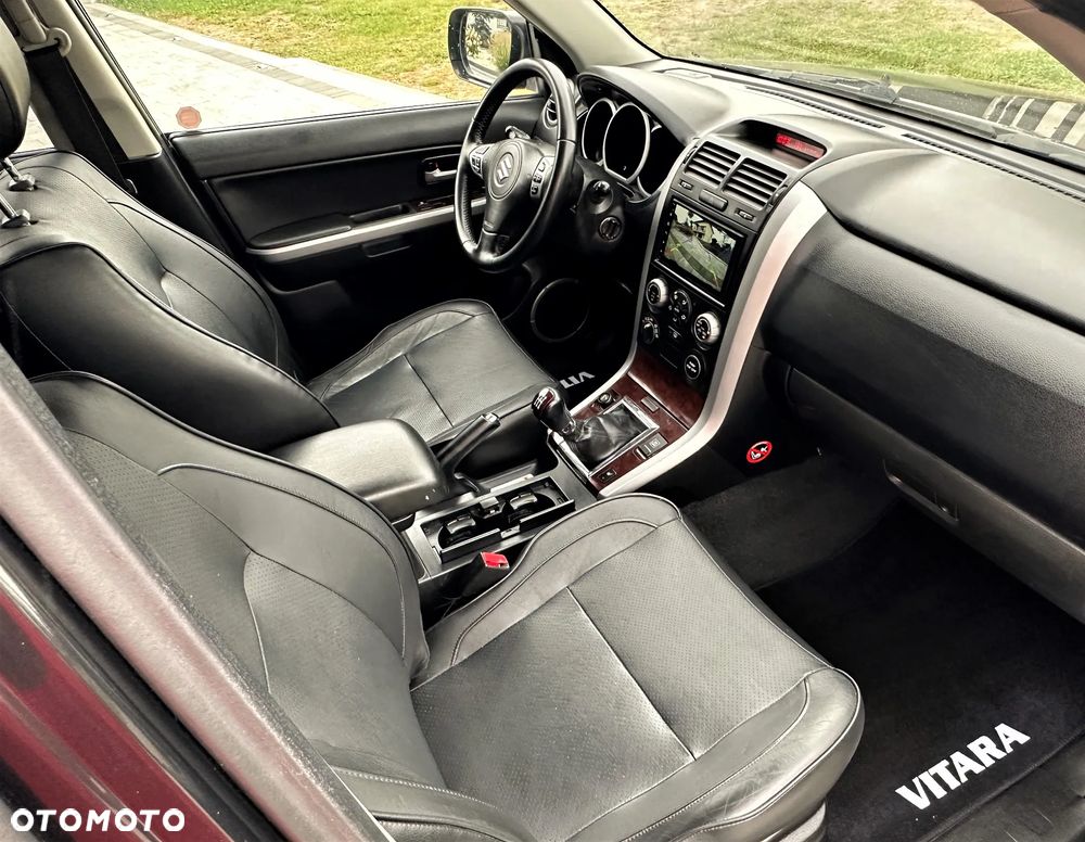 Suzuki Grand Vitara 2.0 De luxe - 8
