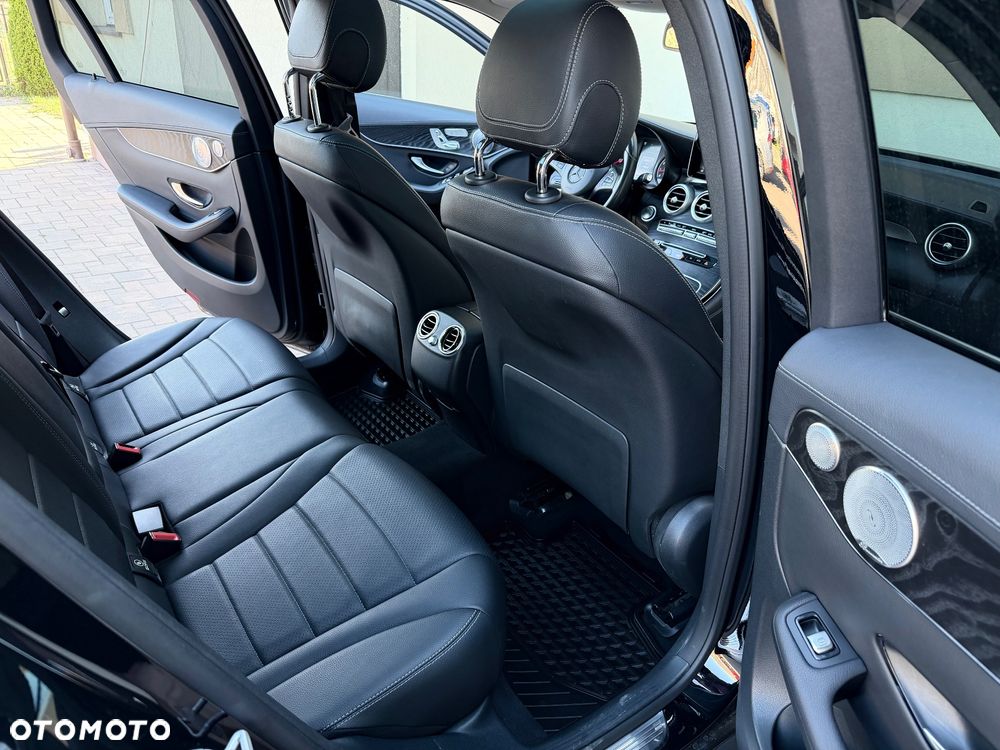 Mercedes-Benz GLC - 33