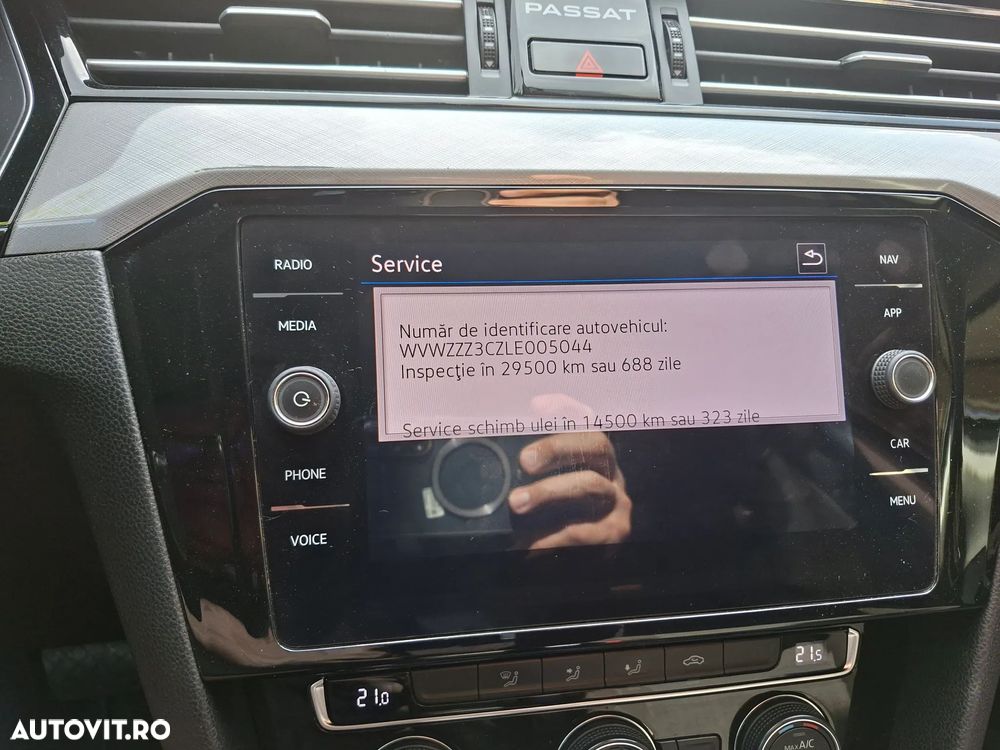 Volkswagen Passat 1.6 TDI SCR DSG Comfortline - 13