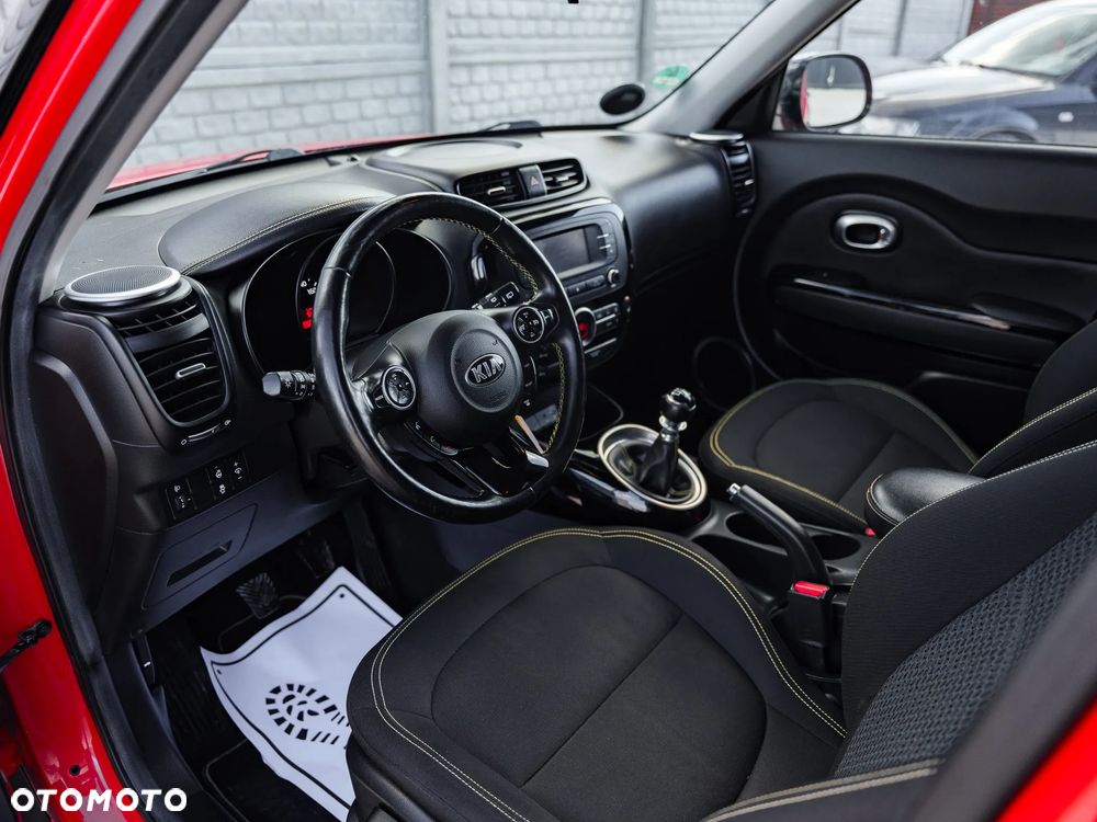 Kia Soul 1.6 CRDI Dream Team Edition - 16