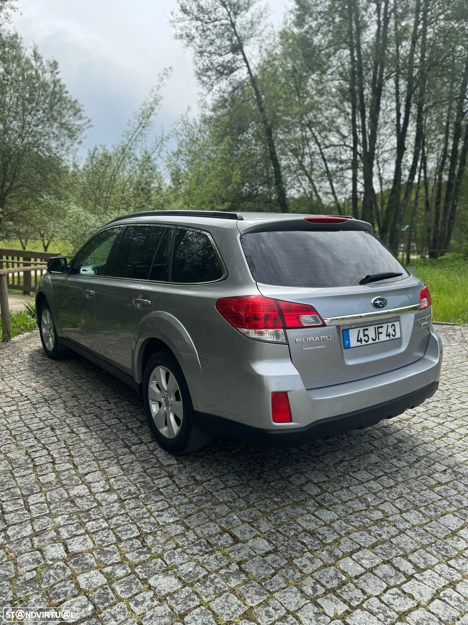 Subaru Legacy - 8
