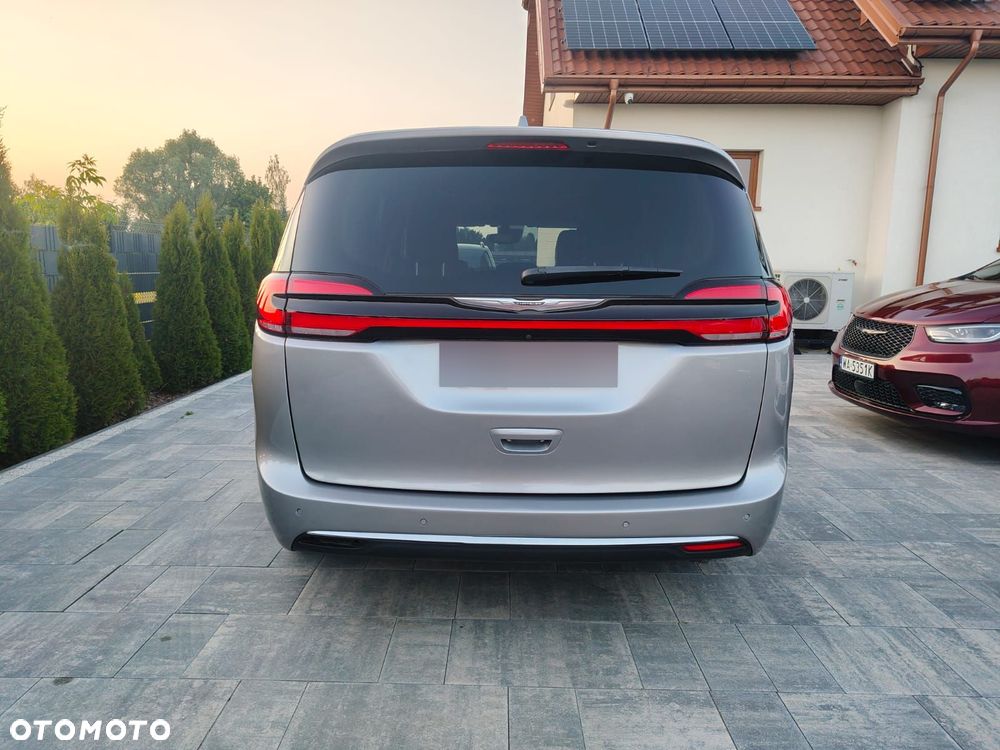 Chrysler Pacifica - 4