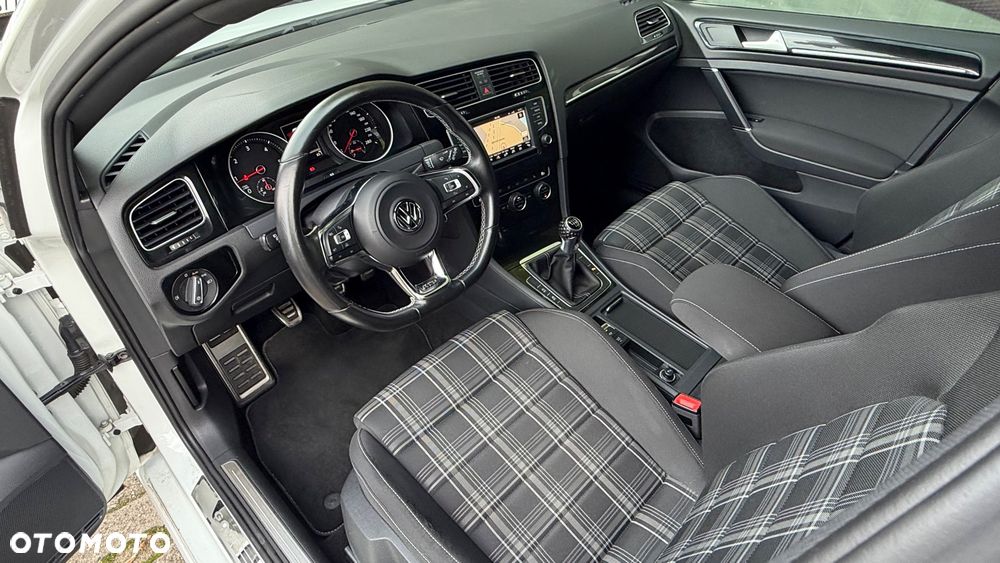 Volkswagen Golf GTD BlueMotion Technology - 22