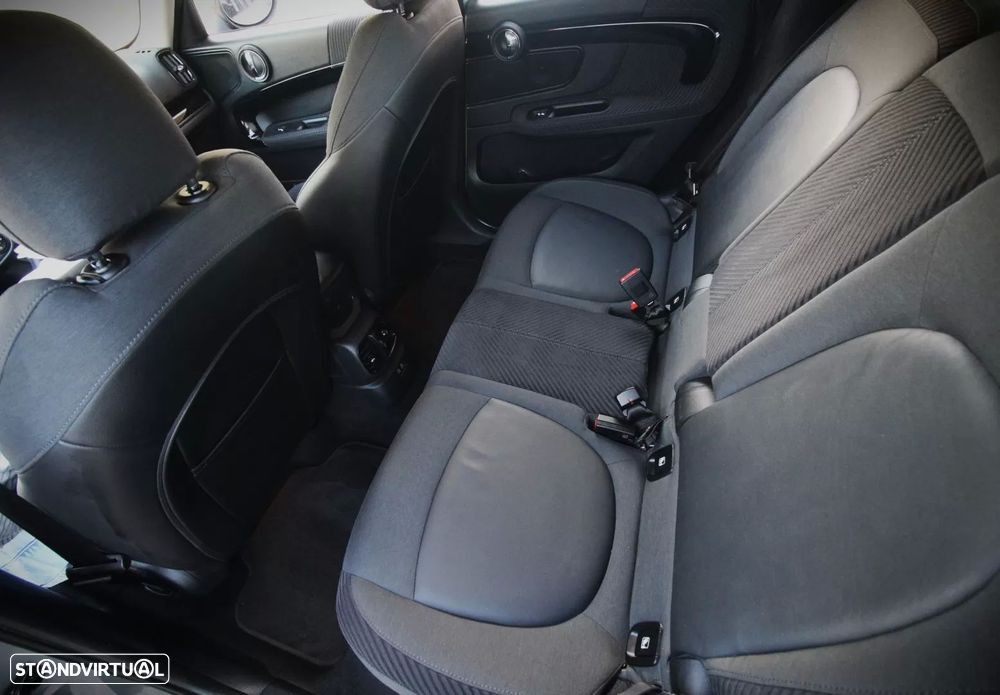 MINI Countryman Cooper SE ALL4 Auto - 12