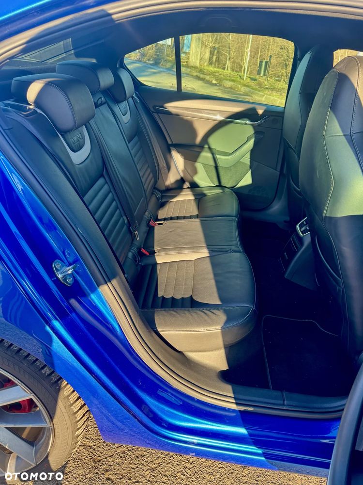 Skoda Octavia 2.0 TDI RS DSG - 9