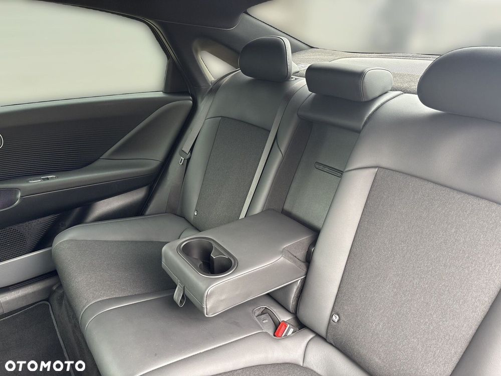Hyundai IONIQ 6 77kWh Black Edition - 10