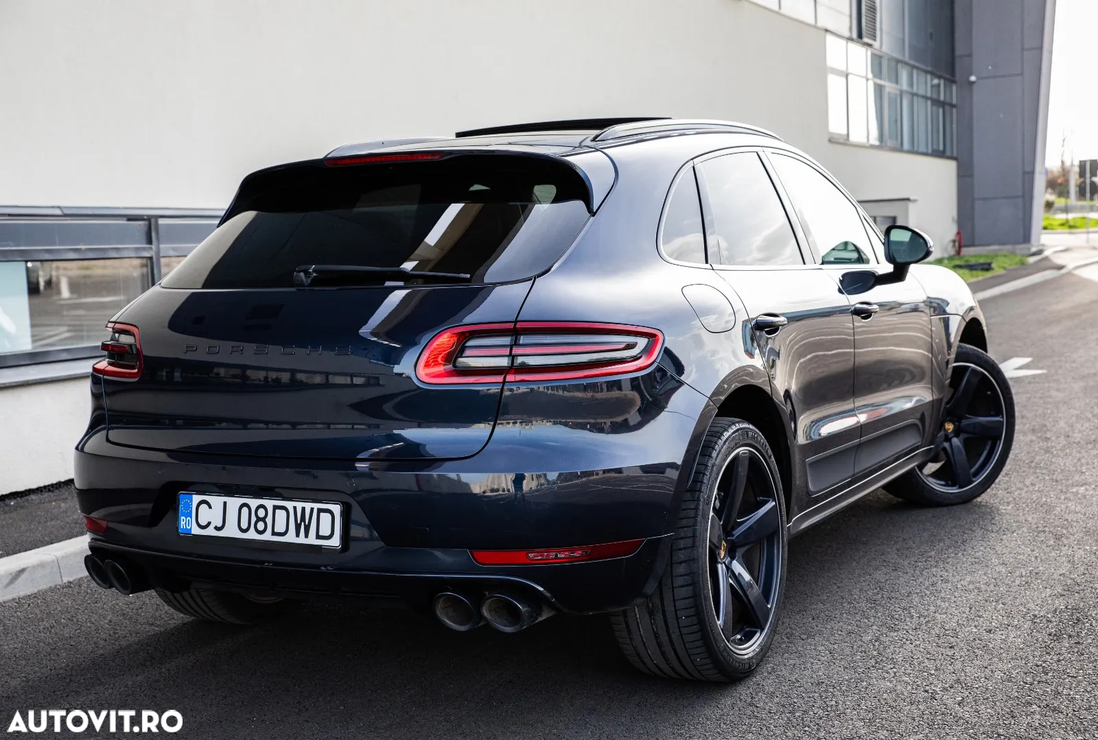 Porsche Macan - 2