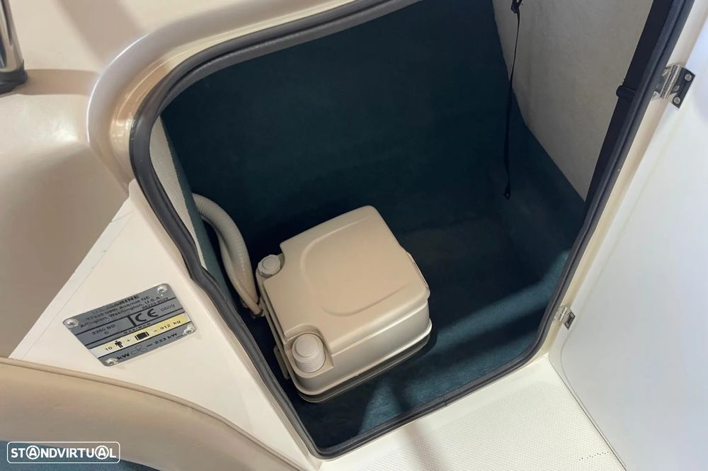 Bayliner CAPRI 2350 - 26