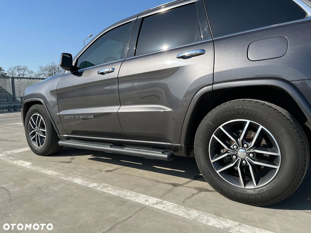 Jeep Grand Cherokee 5.7 V8 HEMI Overland Summit - 25