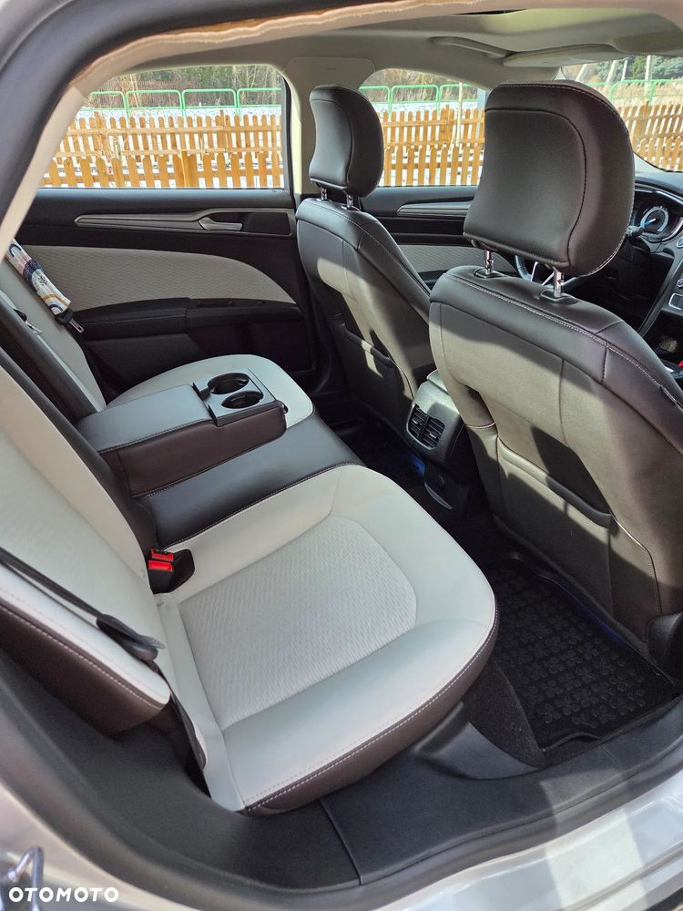 Ford Fusion - 14