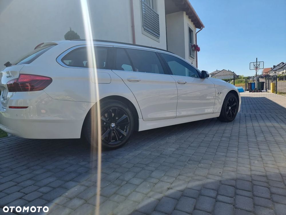 BMW Seria 5 520i Touring Sport-Aut - 10