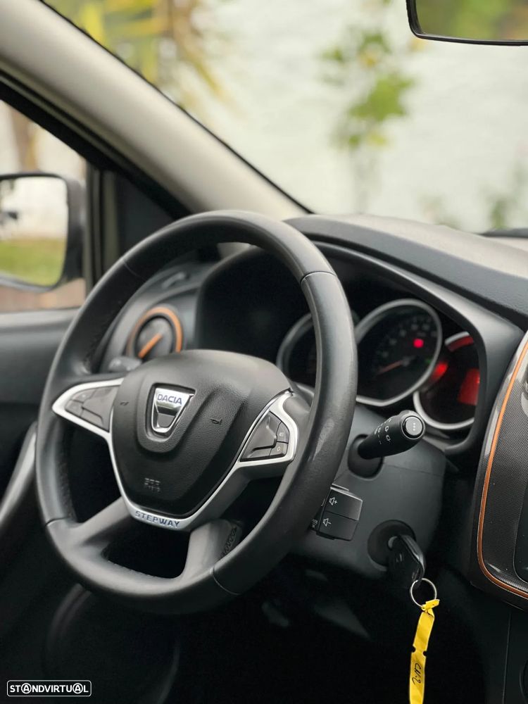 Dacia Logan 0.9 TCe Confort - 2