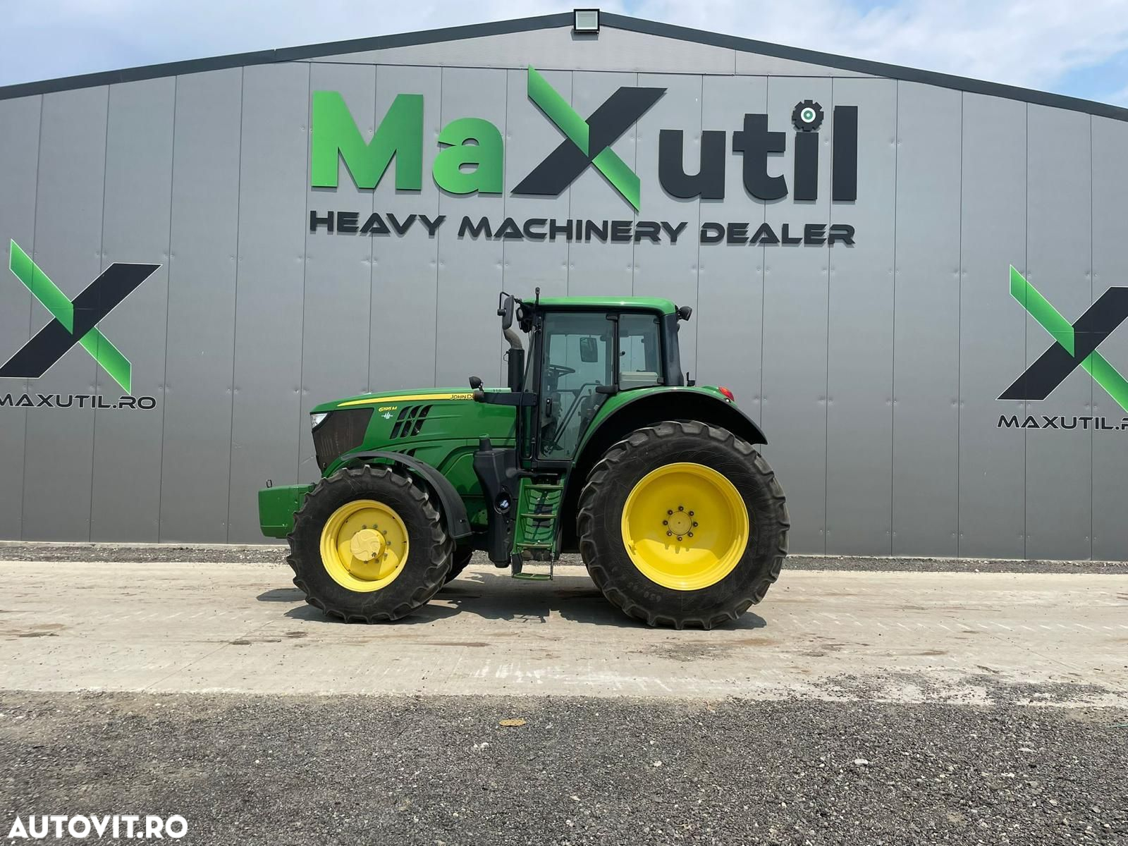 John Deere 6195 M Tractor - 3