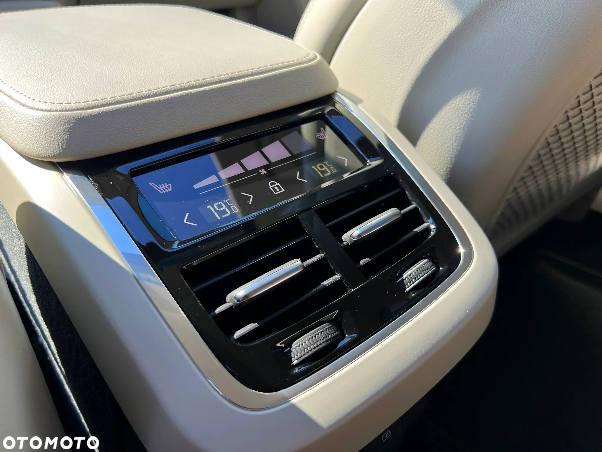 Volvo S90 - 15
