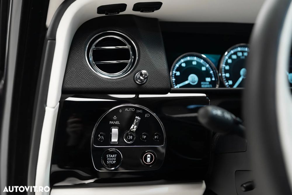 Rolls-Royce Cullinan Standard - 31