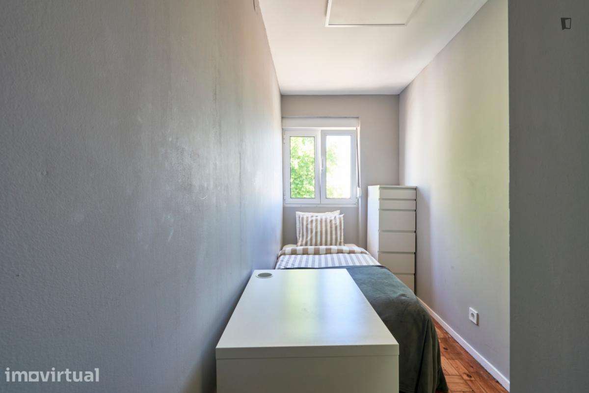 Quarto - localizado em Chelas Lisbon - Grande imagem: 5/32