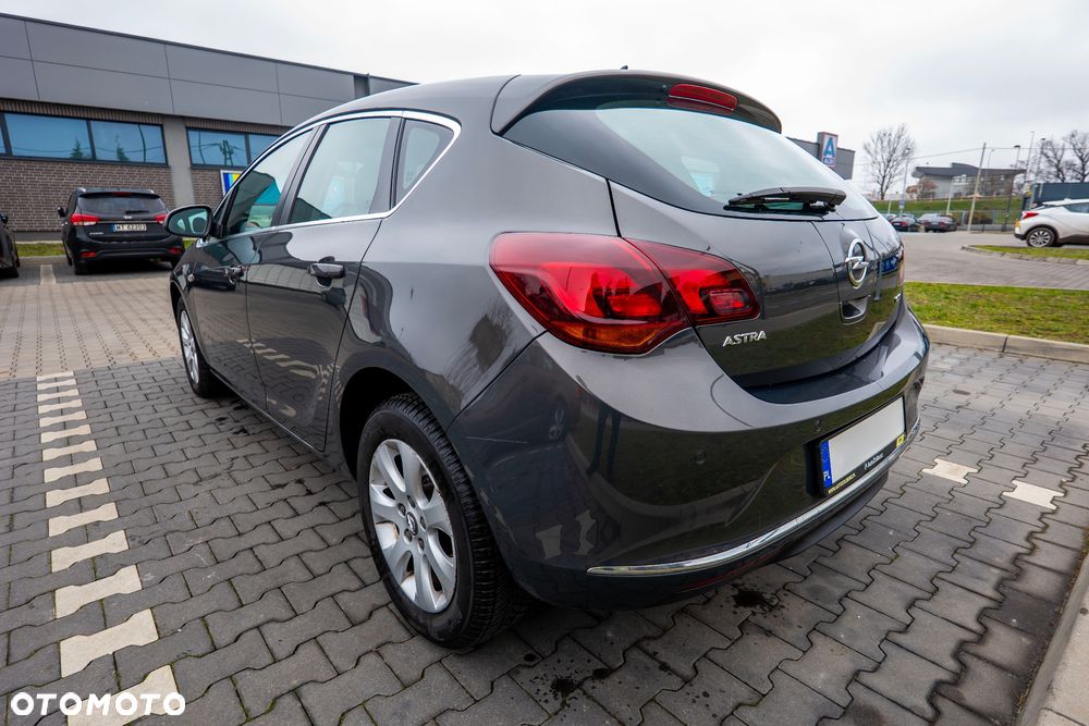 Opel Astra 1.7 CDTI Cosmo - 30