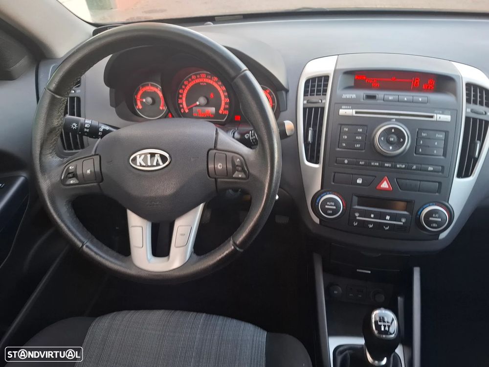 Kia Ceed 1.6 CRDi EX Eco - 10