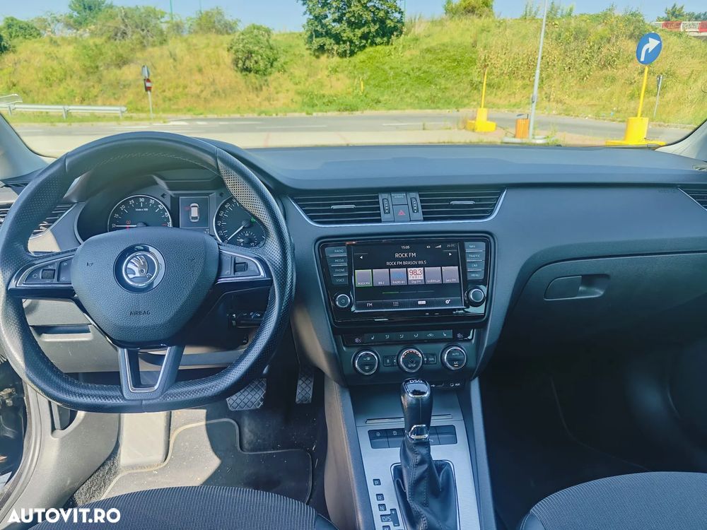 Skoda Octavia 1.6 TDI STYLE DSG - 6