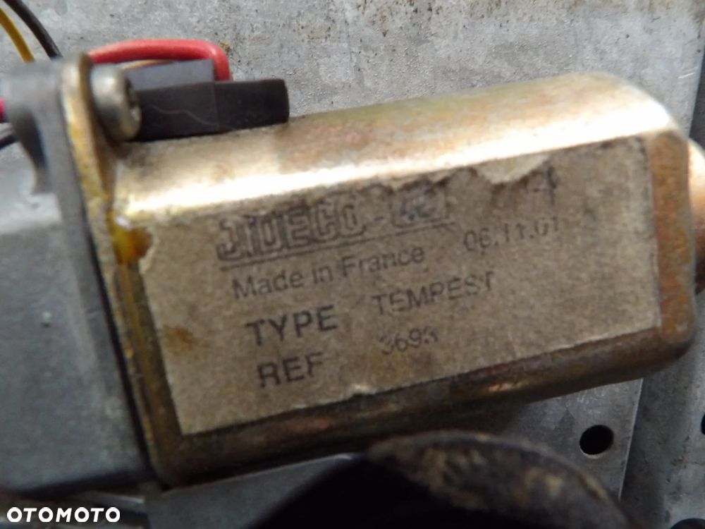 LAND ROVER DISCOVERY II SZYBERDACH PRZÓD ELEKTRYCZNY - 4