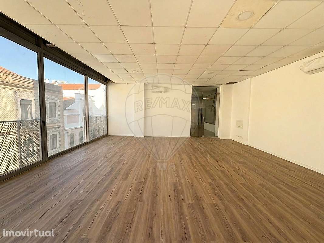 Loja  para arrendamento - Grande imagem: 2/8