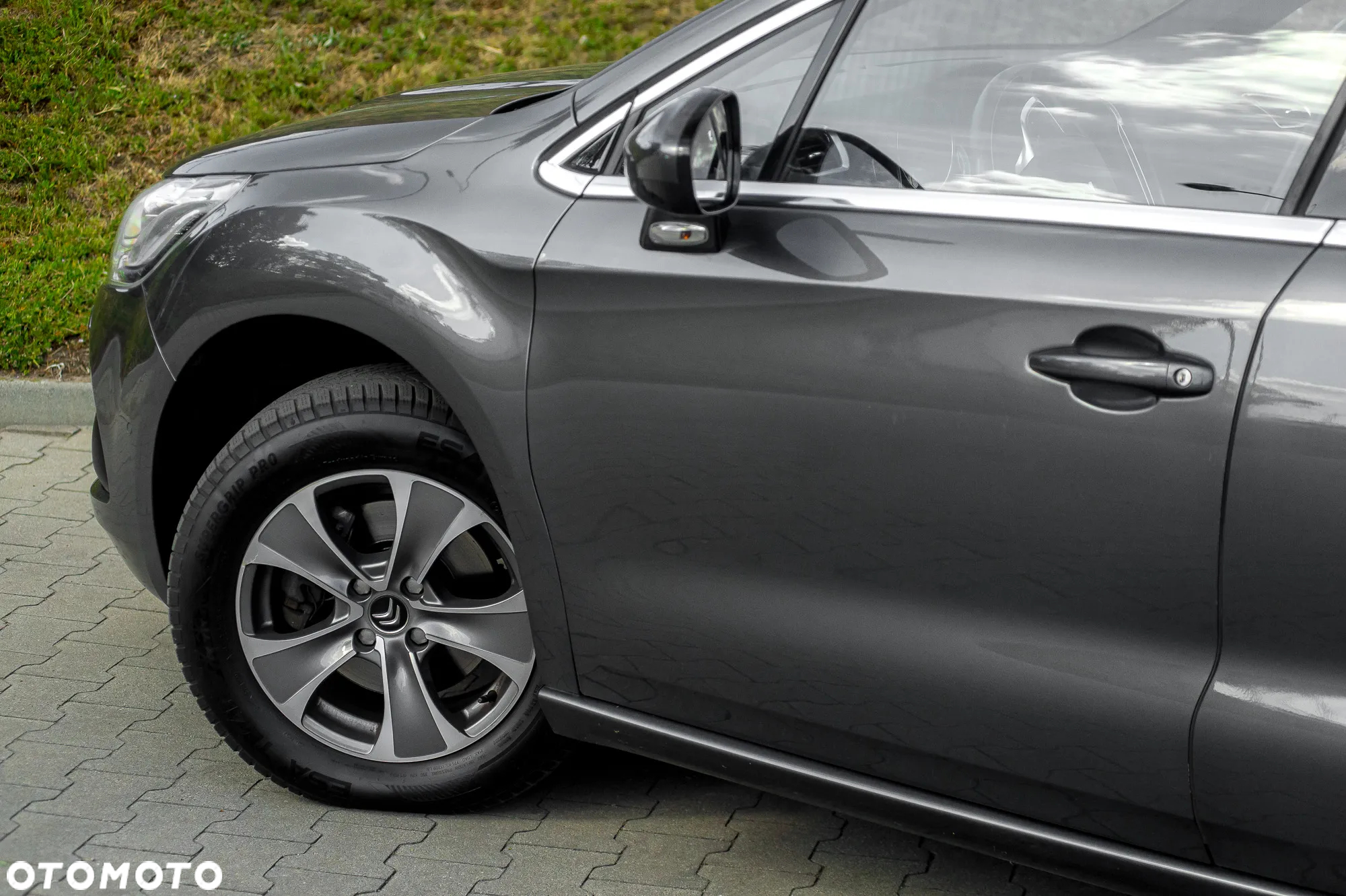Citroën DS4 1.6 THP SoChic - 9