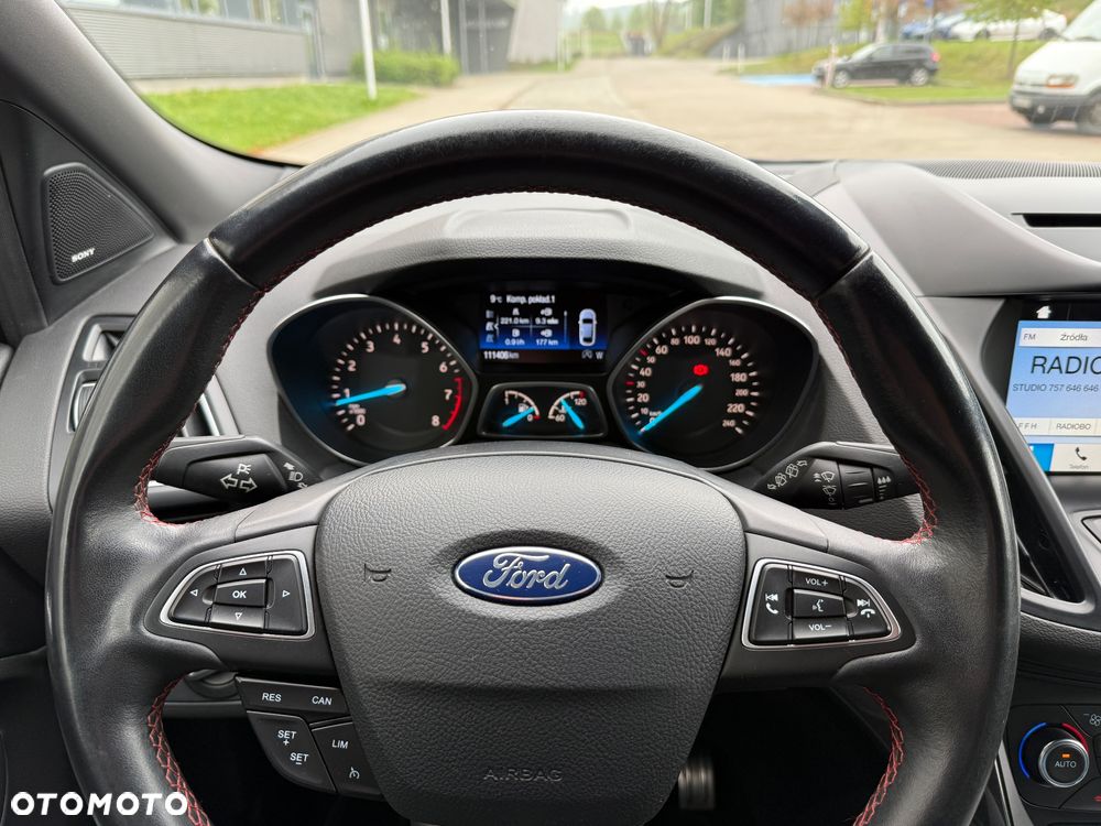 Ford Kuga 1.5 EcoBoost 2x4 ST-Line - 26