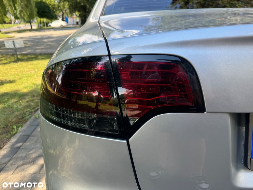 Audi A4 Limousine - 4