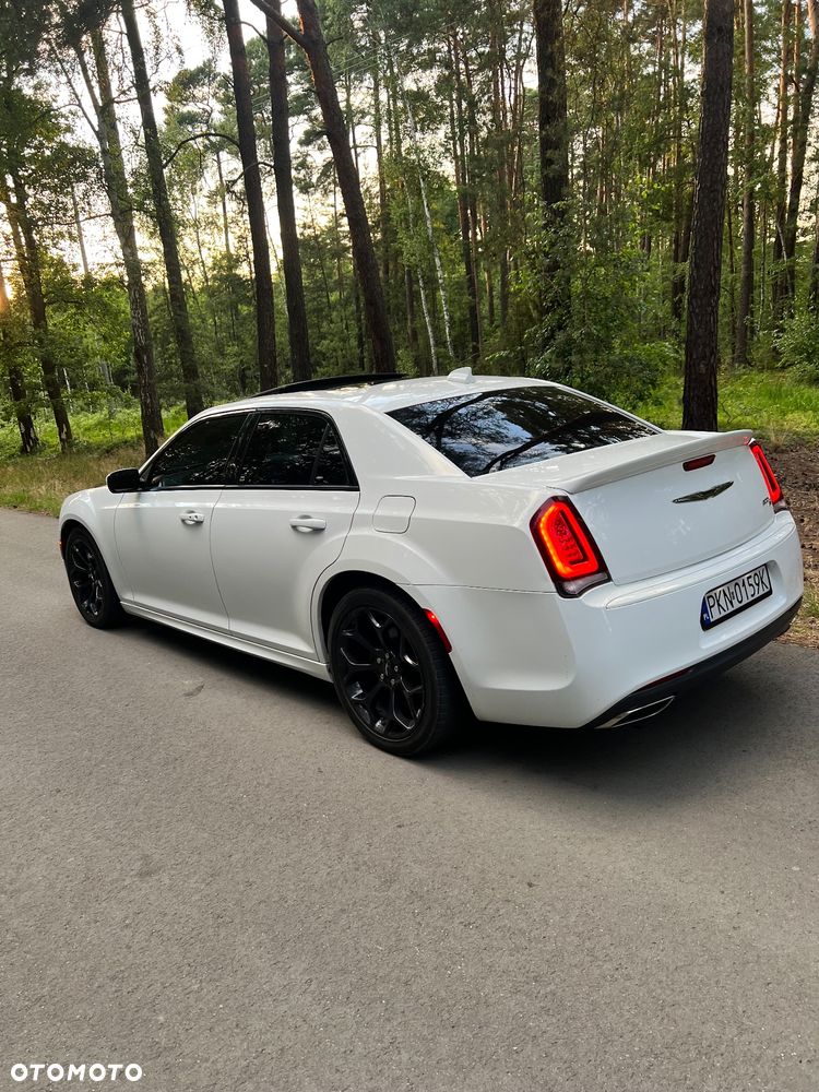 Chrysler 300s - 11